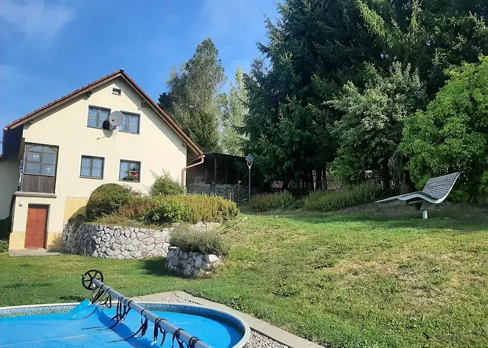 Salicka Bozkov بيت للعطل Bozkovska